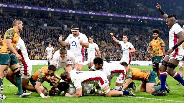 Billy Vunipola scores England's try