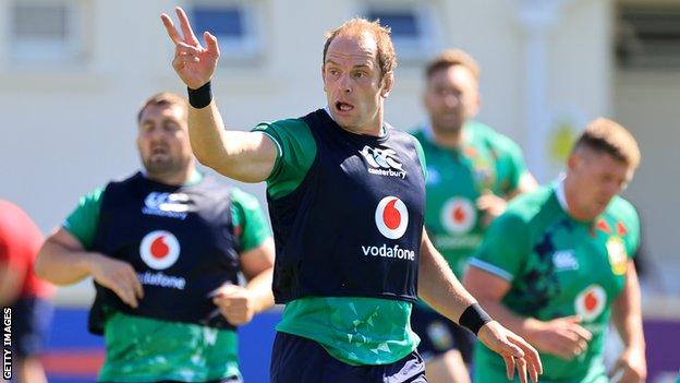 Alun Wyn Jones in training