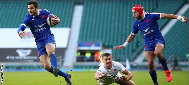 La Rochelle's Brice Dulin scores against England