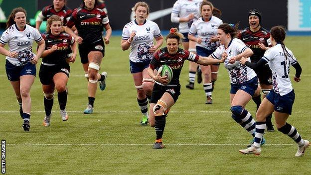 Sarah McKenna in possession against Bristol Bears