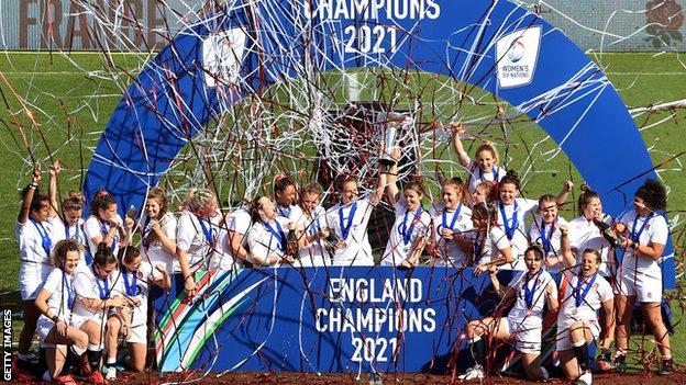 England celebrate their Women's Six Nations title