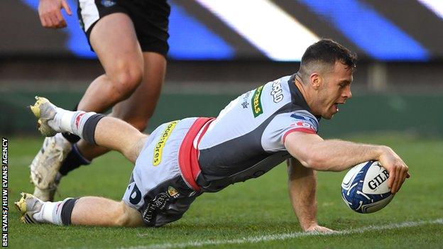 Scrum-half Gareth Davies scored the game's opening try on his 200th Scarlets appearance