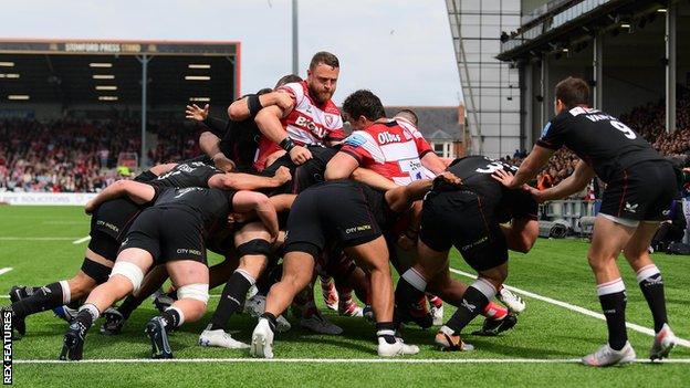 Ruan Ackermann drives the maul for Gloucester against Saracens