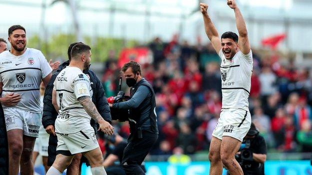 Delight for Pierre Fouyssac after Toulouse beat Munster in the Dublin shootout