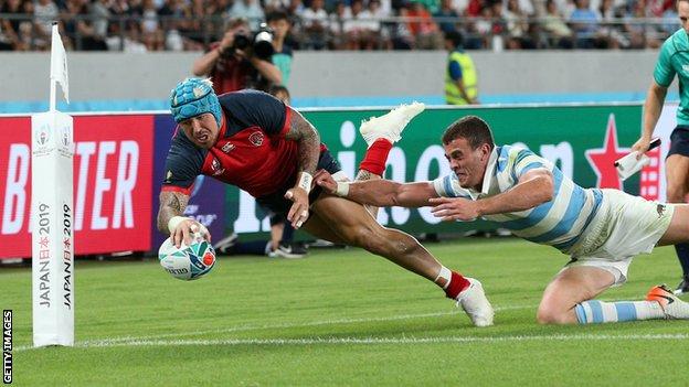 Jack Nowell scores against Argentina