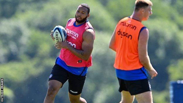 Michael Etete training with Bath