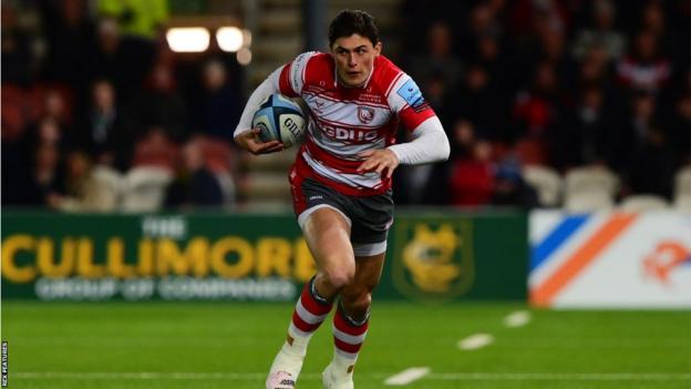 Louis Rees-Zammit with the ball for Gloucester