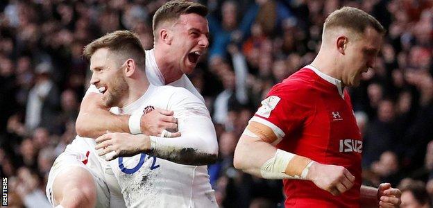 England celebrate Elliot Daly's try