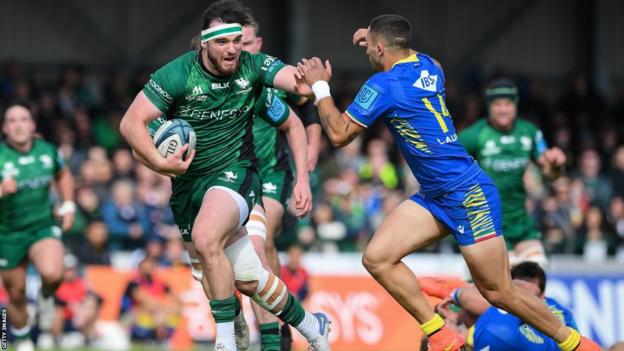 Connacht and Zebre play